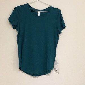 Lululemon lovecrew T-shirt size 6